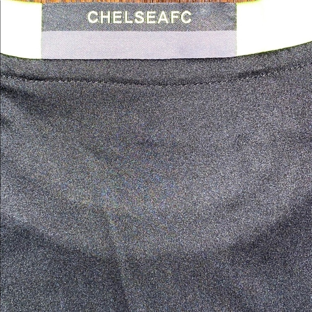 2016 Chelsea Away Jersey - Picture 7 of 9